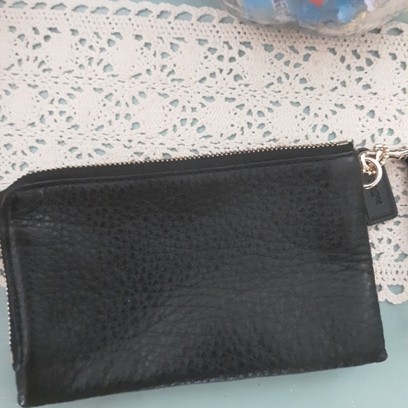 Coach wristlet - Picture 2 of 3